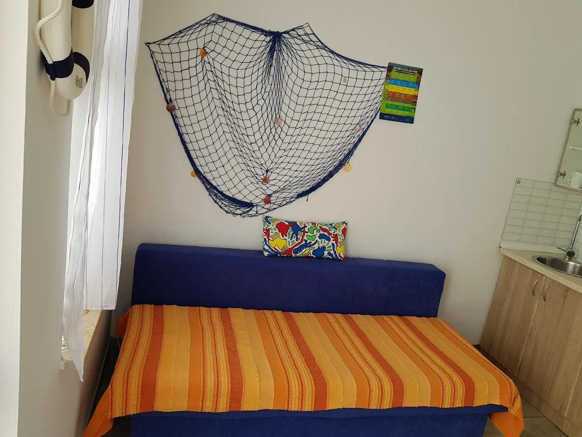 Apartments Dora And Tonka Krk بورات