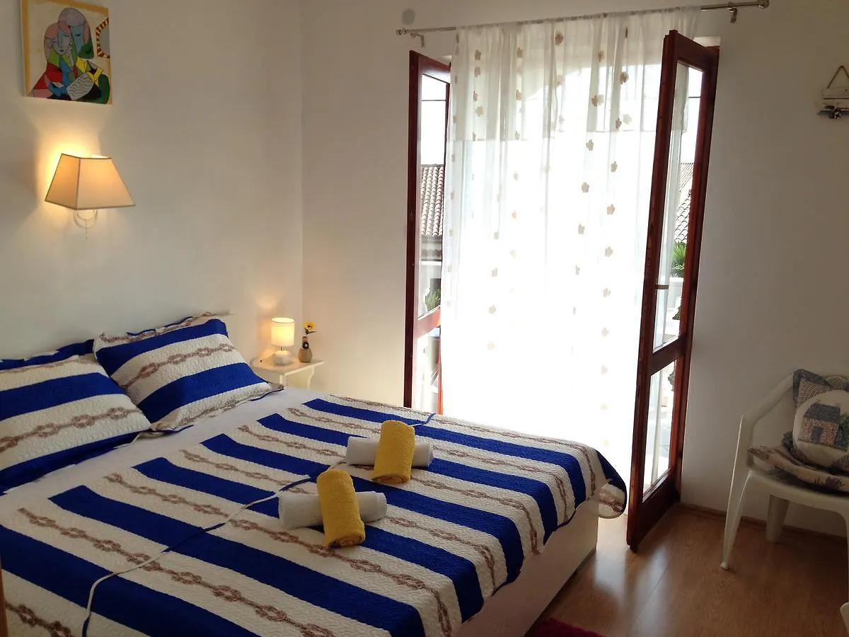 Apartments Dora And Tonka Krk 포라트 0*,